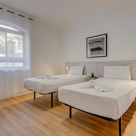 Modern With Pool | Sleeps 4 * 세인트폴스베이