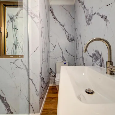 Modern With Pool | Sleeps 4 * 세인트폴스베이