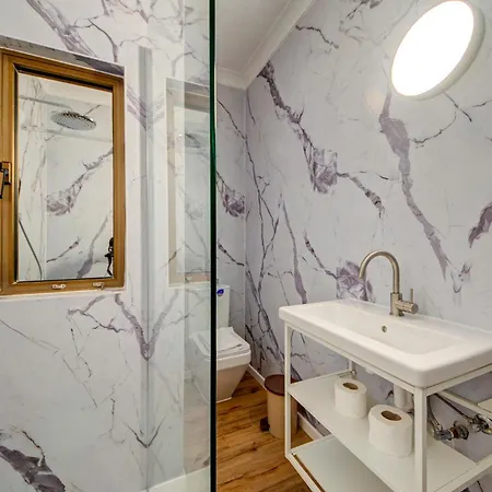 Modern With Pool | Sleeps 4 아파트 세인트폴스베이