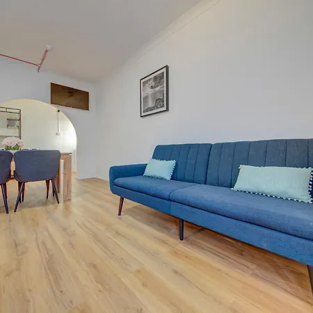 Modern With Pool | Sleeps 4 세인트폴스베이