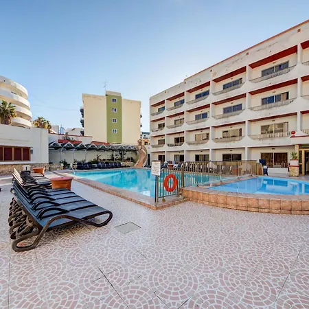 Modern With Pool | Sleeps 4