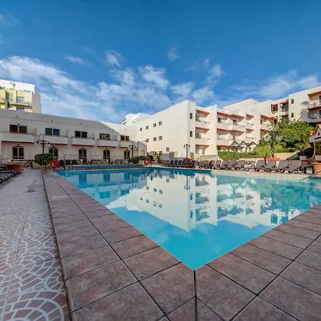 Modern With Pool | Sleeps 4 아파트 *