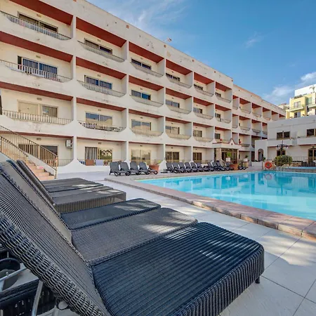 Modern With Pool | Sleeps 4 *