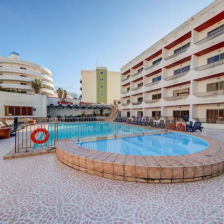 Modern With Pool | Sleeps 4 아파트 *