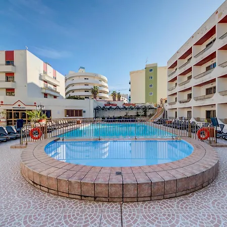 아파트 Modern With Pool | Sleeps 4